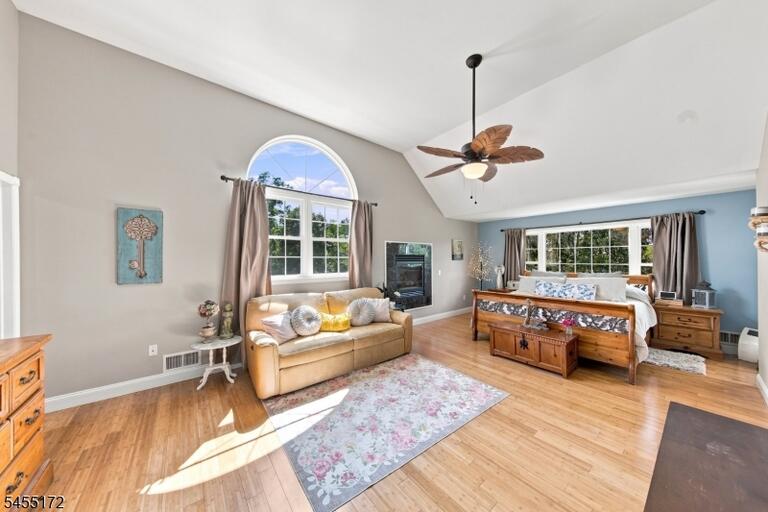 Property listing MLS 4048848 photo 15