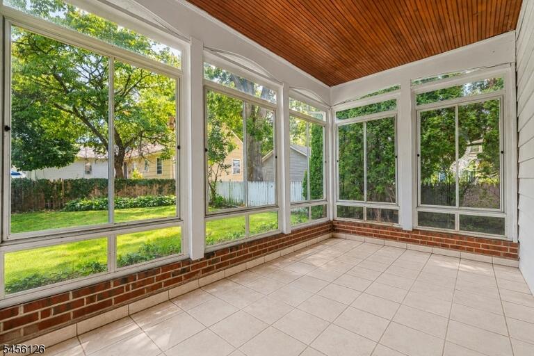 Property listing MLS 4048853 photo 29