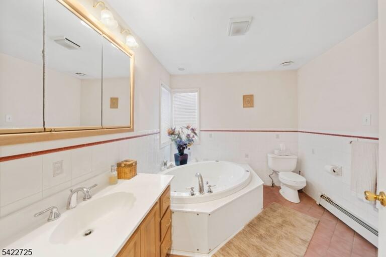 Property listing MLS 4048857 photo 12