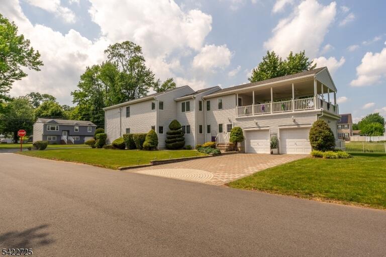 Property listing MLS 4048857 photo 4