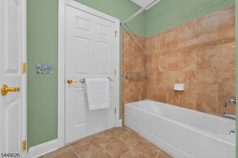 Property listing MLS 4048861 photo 17