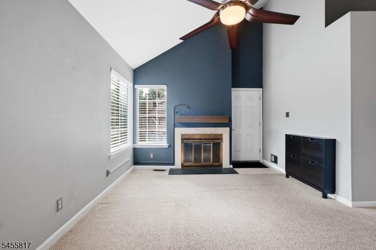 Property listing MLS 4048864 photo 3