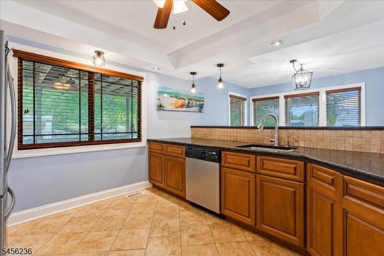 Property listing MLS 4048873 photo 7