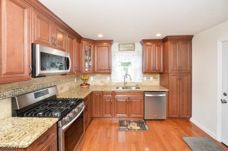 Property listing MLS 4048874 photo 7