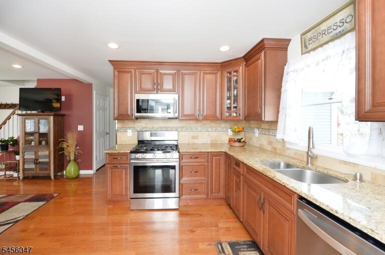 Property listing MLS 4048874 photo 8