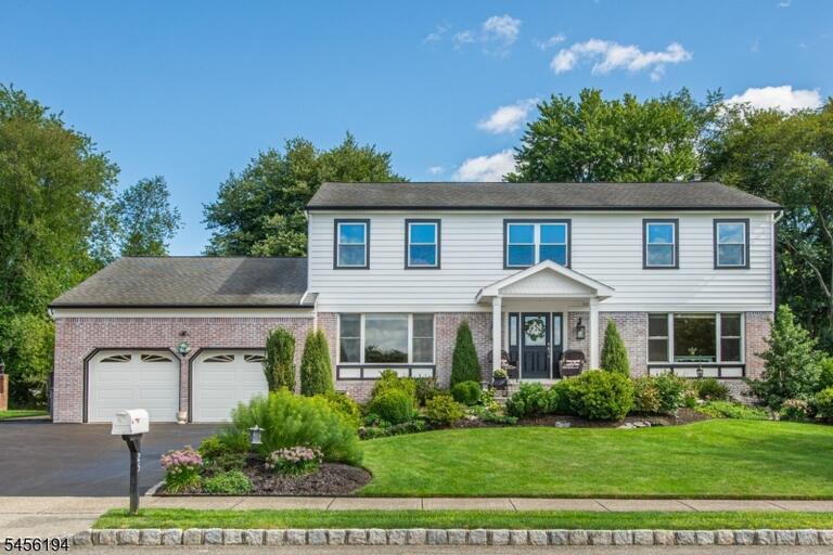 Property listing MLS 4048875 photo 1