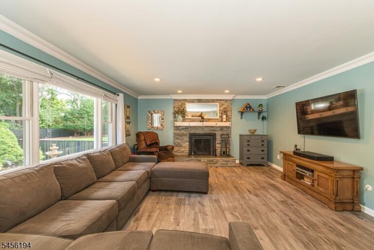 Property listing MLS 4048875 photo 18