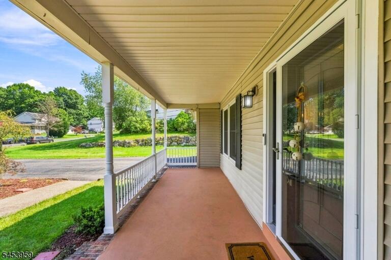 Property listing MLS 4048876 photo 5