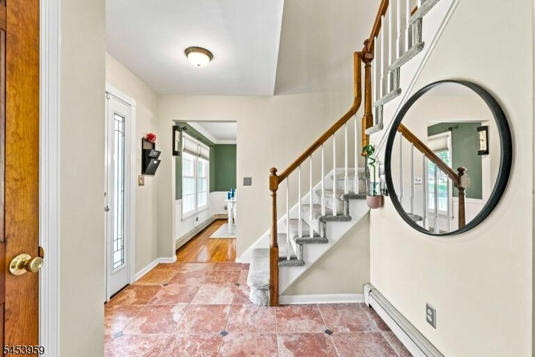 Property listing MLS 4048876 photo 6