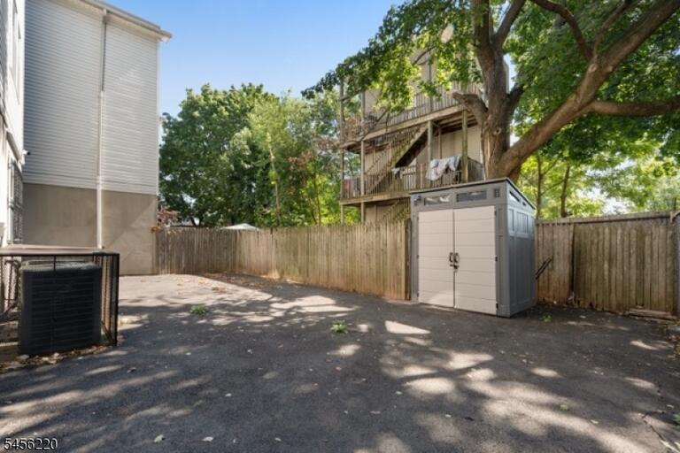 Property listing MLS 4048878 photo 21