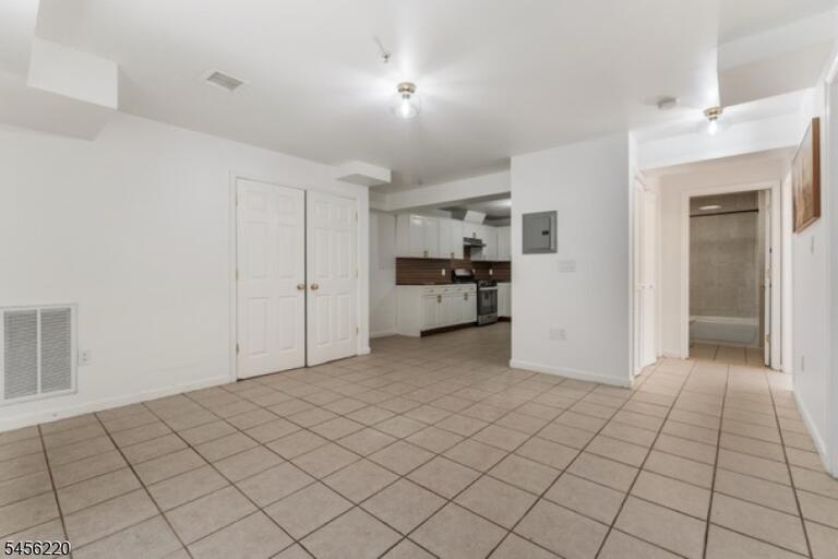 Property listing MLS 4048878 photo 9