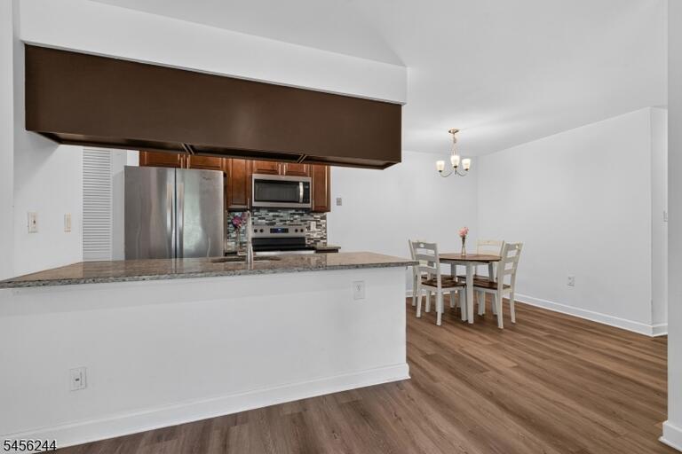 Property listing MLS 4048881 photo 6