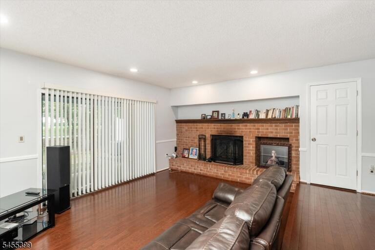 Property listing MLS 4048882 photo 12