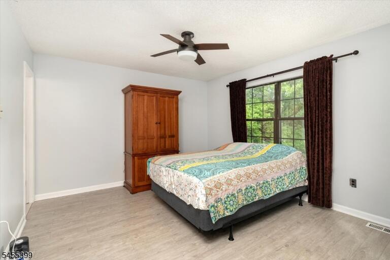 Property listing MLS 4048882 photo 15