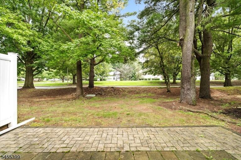 Property listing MLS 4048882 photo 26
