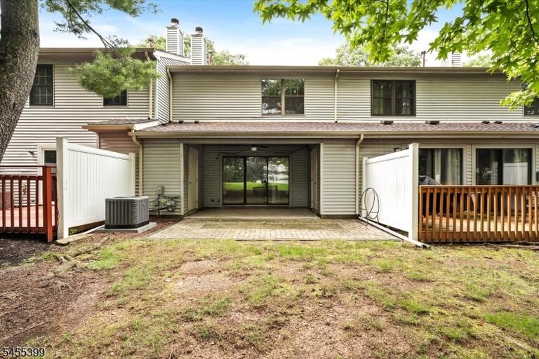 Property listing MLS 4048882 photo 27