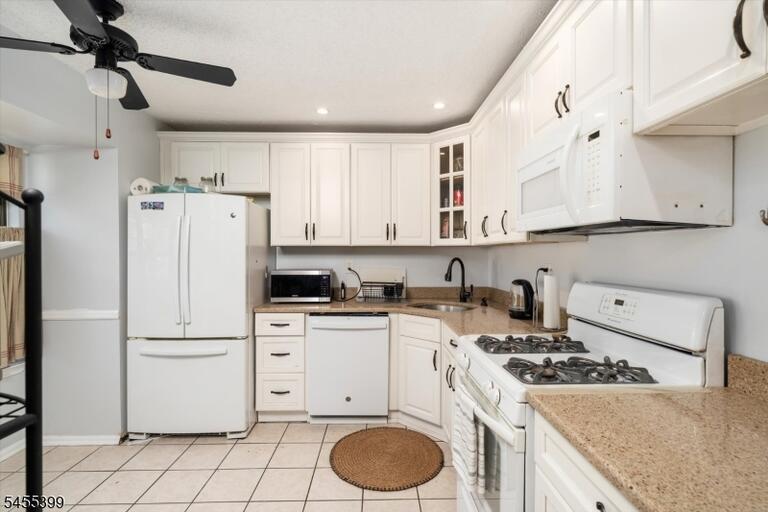Property listing MLS 4048882 photo 4