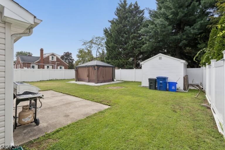 Property listing MLS 4048901 photo 19