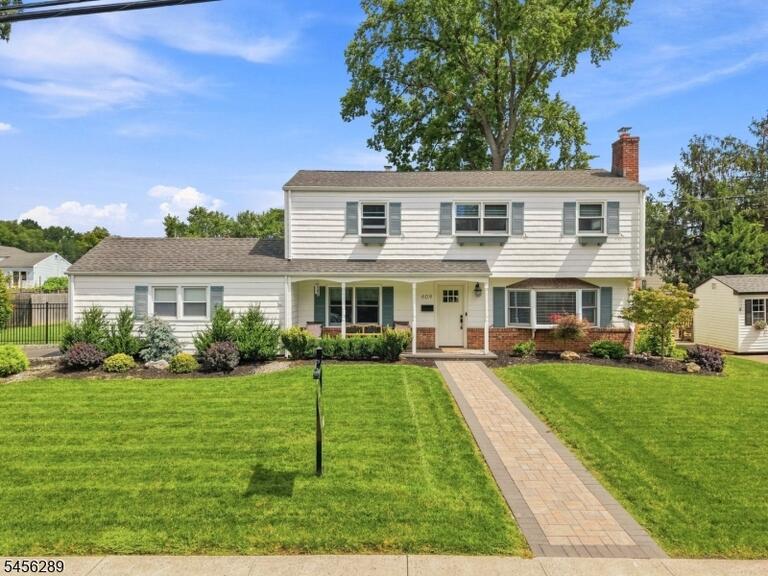 Property listing MLS 4048906 photo 2