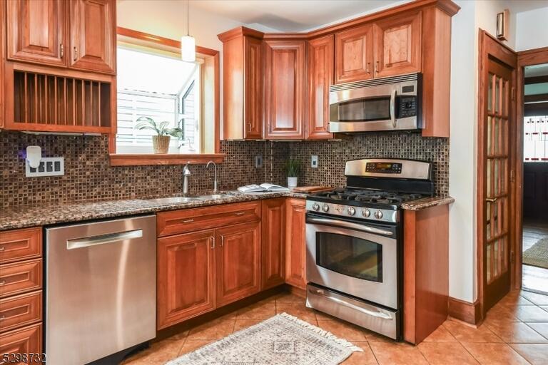 Property listing MLS 4048926 photo 14