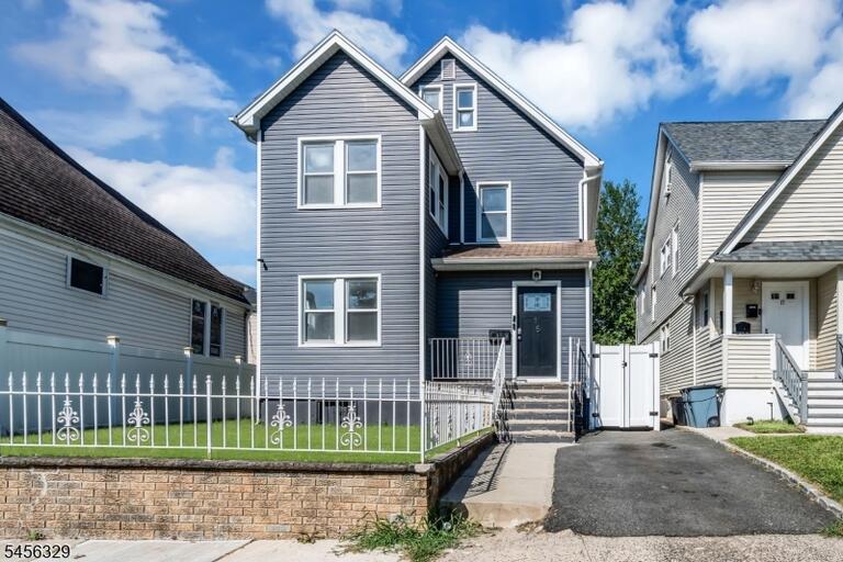Property listing MLS 4048941 photo 1