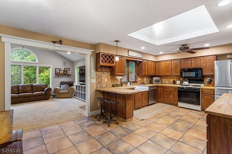 Property listing MLS 4048966 photo 13