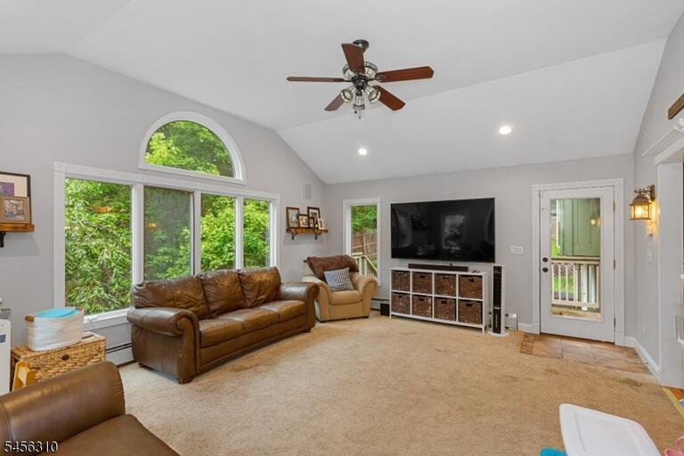 Property listing MLS 4048966 photo 17