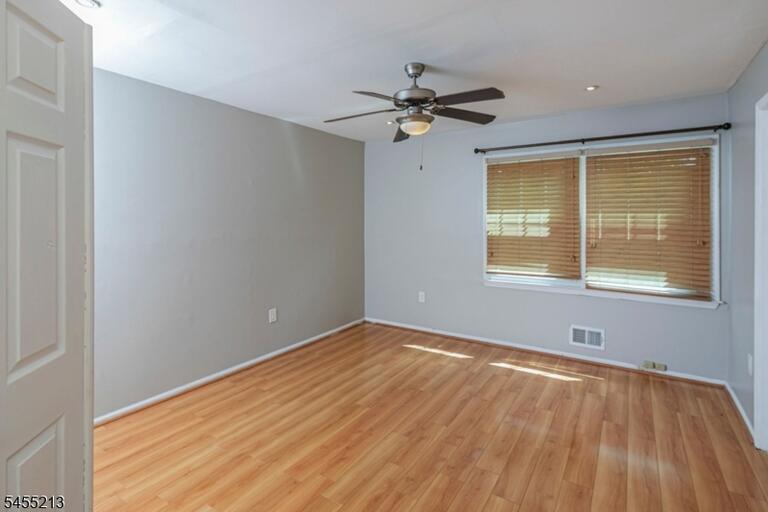 Property listing MLS 4048979 photo 17