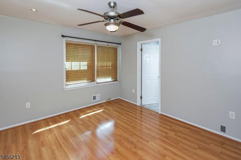Property listing MLS 4048979 photo 18