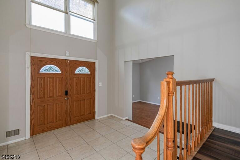 Property listing MLS 4048979 photo 3