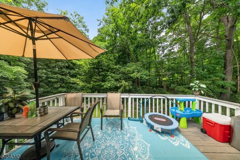Property listing MLS 4048981 photo 11