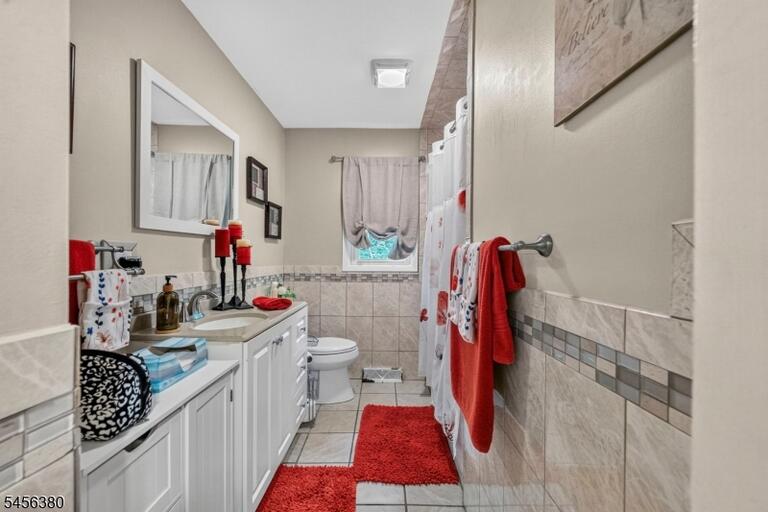 Property listing MLS 4048981 photo 16