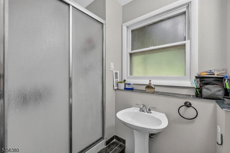 Property listing MLS 4048981 photo 24
