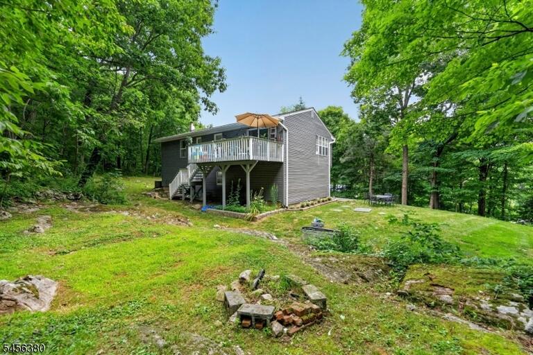 Property listing MLS 4048981 photo 27