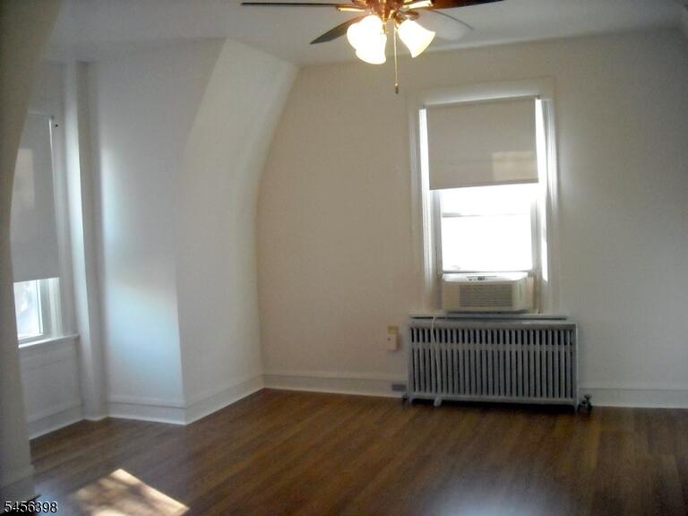 Property listing MLS 4049007 photo 9