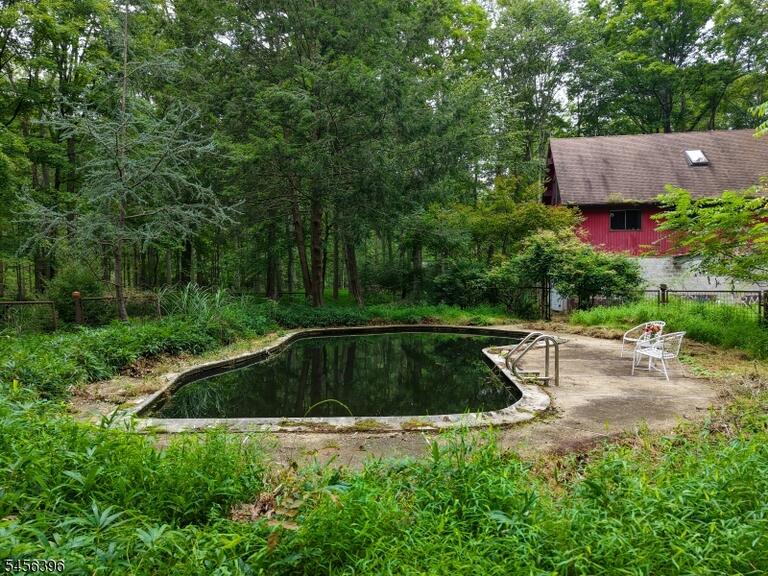 Property listing MLS 4049008 photo 11