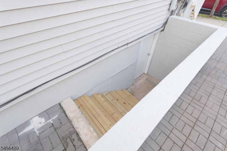 Property listing MLS 4049015 photo 11