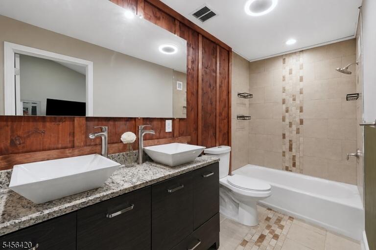 Property listing MLS 4049020 photo 17
