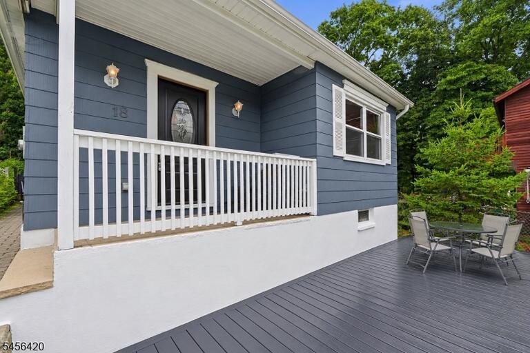 Property listing MLS 4049020 photo 4