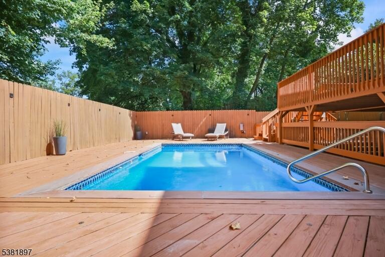 Property listing MLS 4049034 photo 42