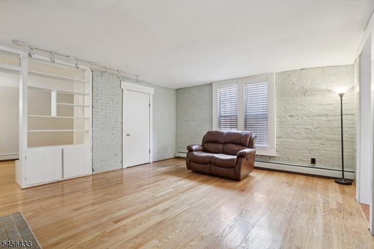 Property listing MLS 4049042 photo 11