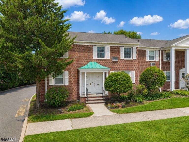 Property listing MLS 4049076 photo 1