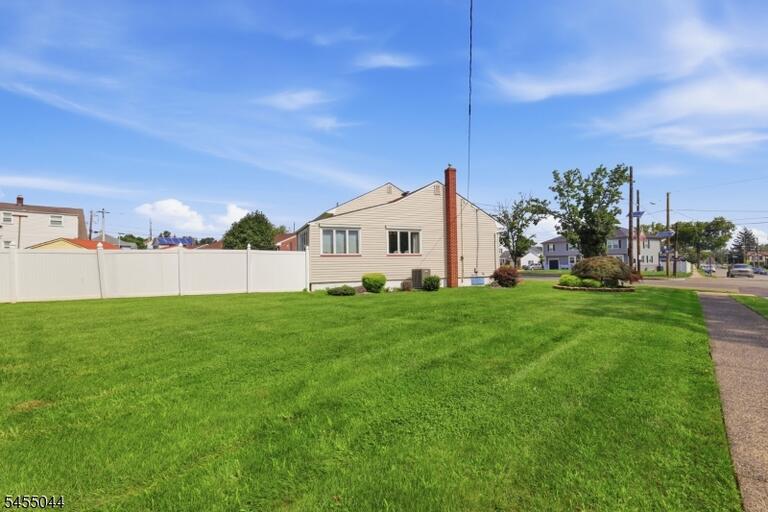 Property listing MLS 4049077 photo 4