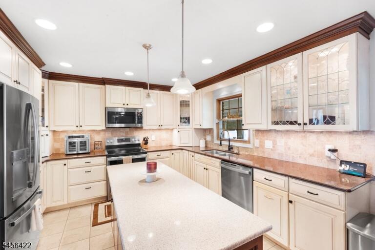 Property listing MLS 4049083 photo 11