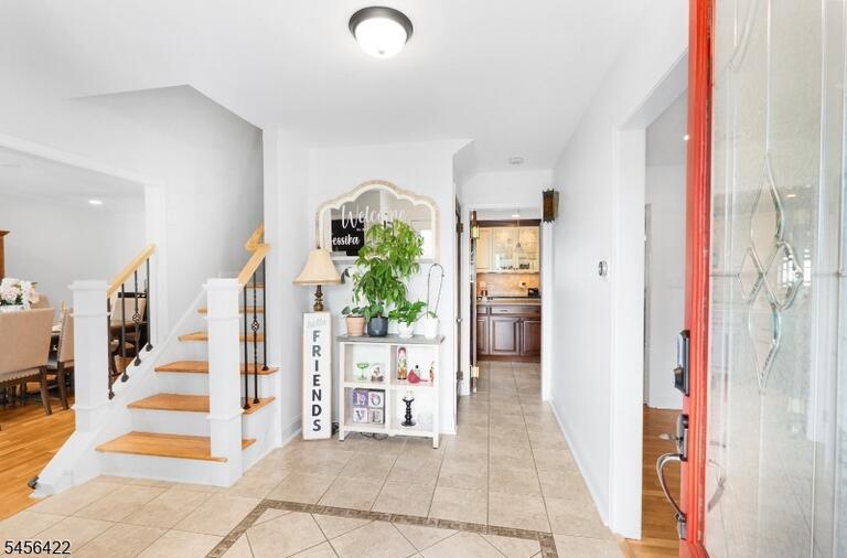 Property listing MLS 4049083 photo 5