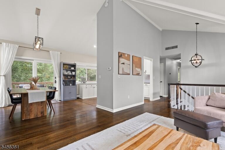 Property listing MLS 4049090 photo 12