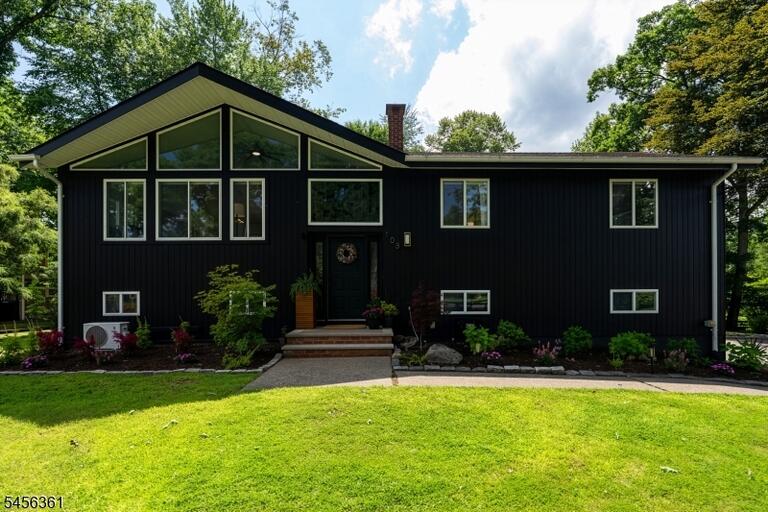 Property listing MLS 4049090 photo 2