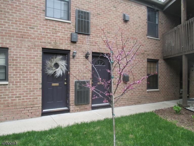 Property listing MLS 4049106 photo 1