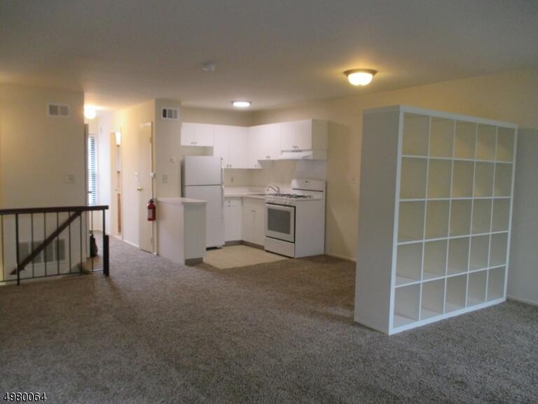 Property listing MLS 4049106 photo 3