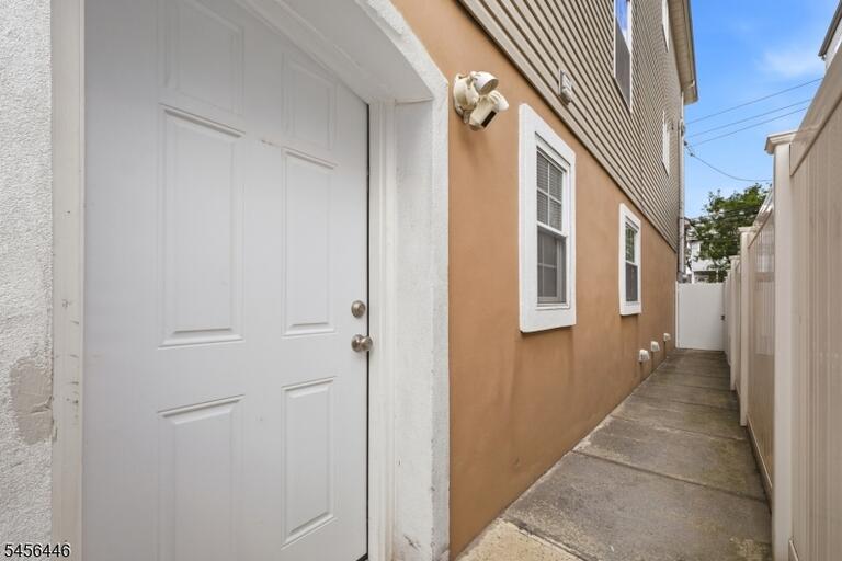 Property listing MLS 4049115 photo 41